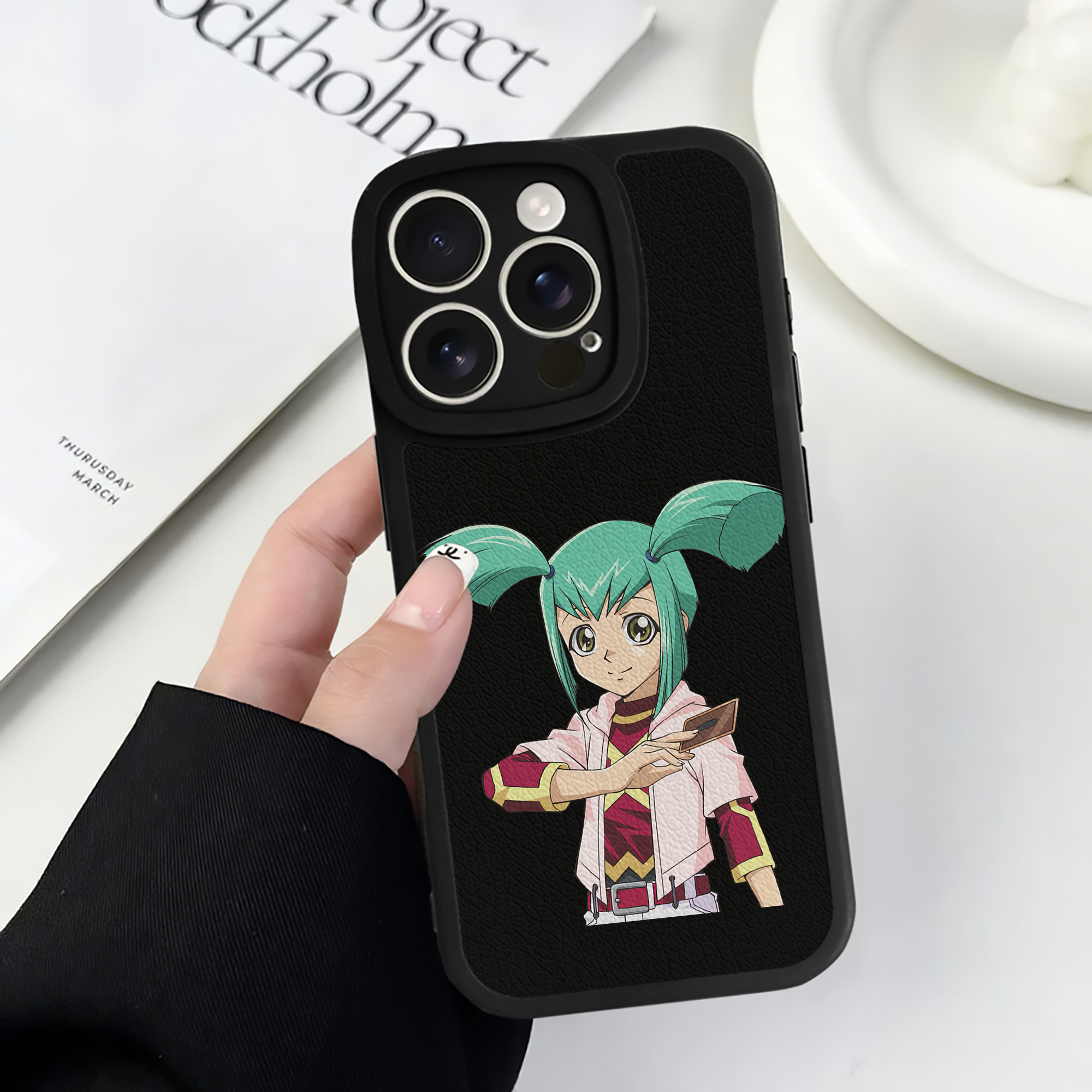 遊☆戯☆王 Yu-Gi-Oh! 【iPhone 16シリーズ対応】シリコンスマホケース（レザー調） 材質：シリコン